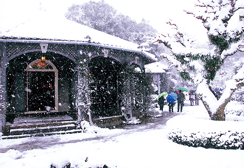 「雪のグラバー園」 森田正己 (長崎県長崎市)